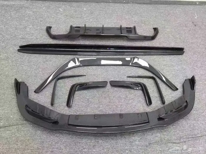 قطع زوايد كاربون فايبر M8 0