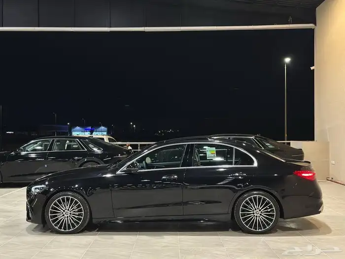 مرسيدس C200 2025 اصفار . رصد الفخامة 3