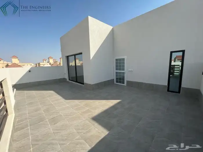 فيلا مودرن فاخرة للبيع في شمال جدة - حي الزمرد 12