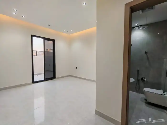 للبيع فيلا تاون هاوس ارضي وعلوي حي الرمال 9