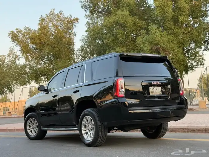 جي ام سي - يوكن - 2017 ( بحالة ممتازة ) 7