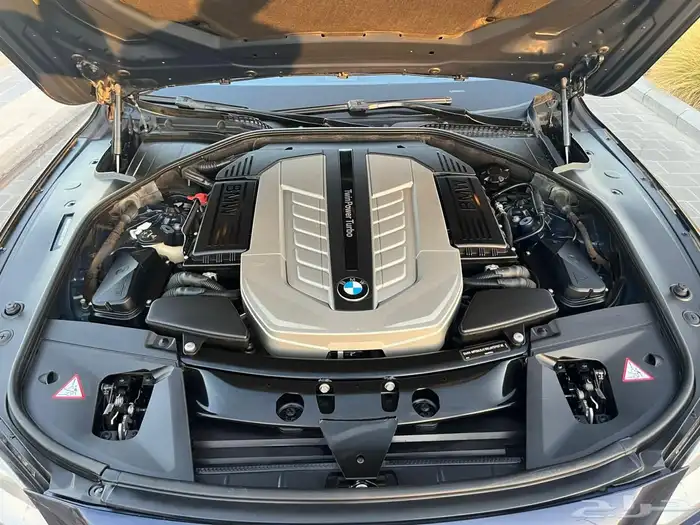 بي ام دبليو 760 مخزن وكالة 0