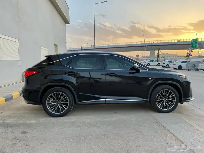 لكزس RX أعلى فئة 11