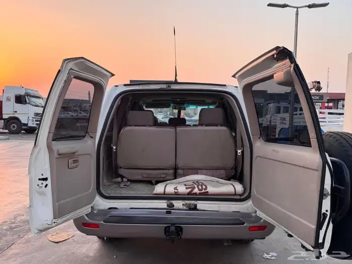 لاندكروزر جكسار 2000 نظيف قير عايدي 12