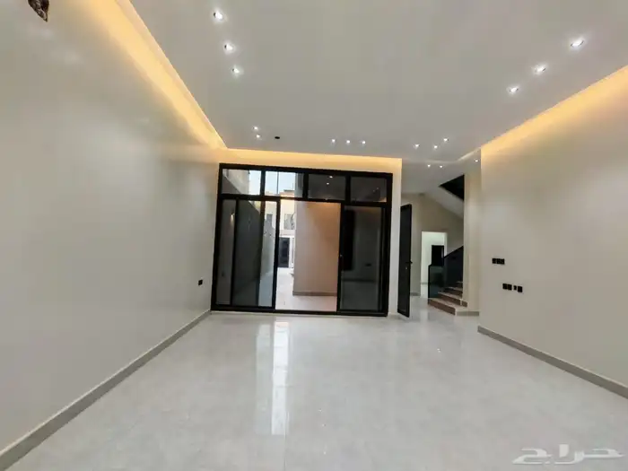 للبيع فيلا تاون هاوس ارضي وعلوي حي الرمال 19