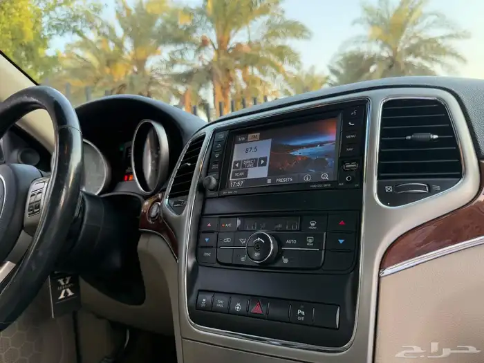 جراند شروكي ليمتد 2013 (( بحالة ممتازة )) 26