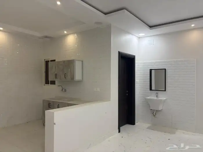 للبيع 3 استراحات بمساحة 500م درة المليدا 4