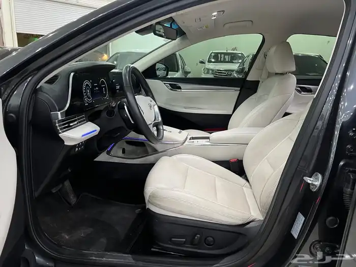 هيونداي ازيرا 8