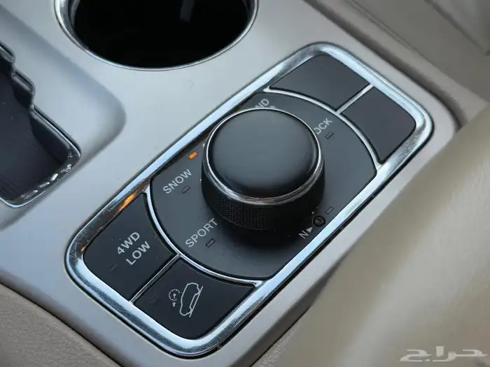 جراند شروكي ليمتد 2013 (( بحالة ممتازة )) 33