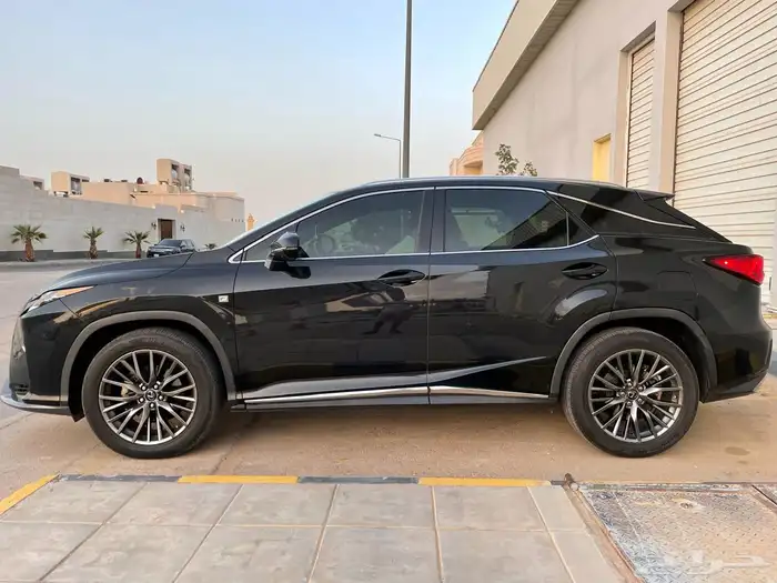 لكزس RX أعلى فئة 5