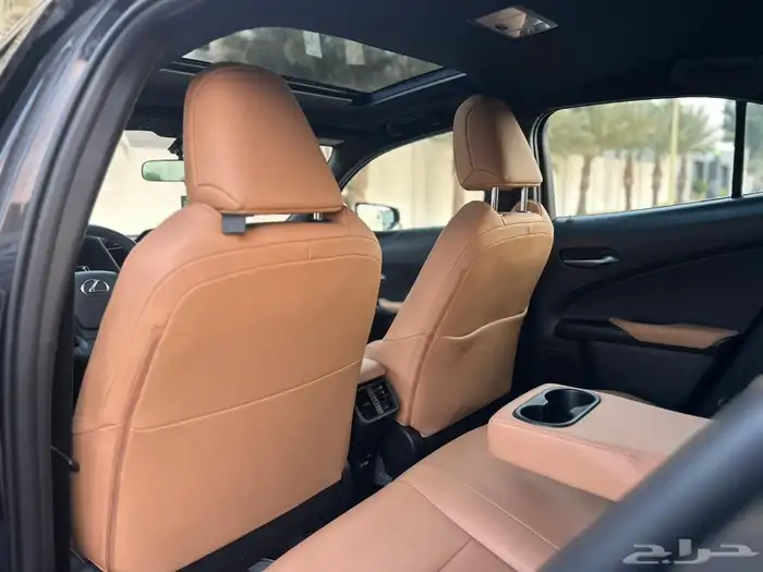 لكزس ux2023 فئة AA 18