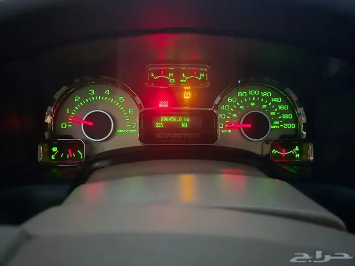 فور اكسبديشن ممشى 296 الموديل 2012 القير والمكينه ممتازه 10