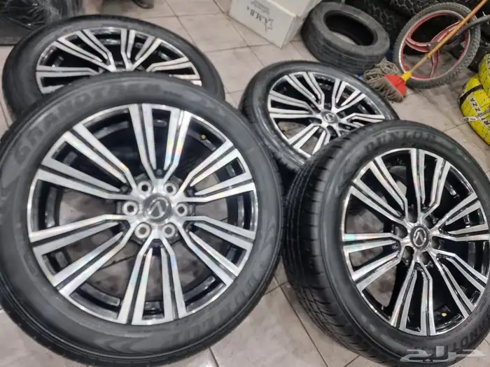 جنوط لكزييز VIB مقاس 22 اصلي وكاله منزله من موتر مع كفرات د 5