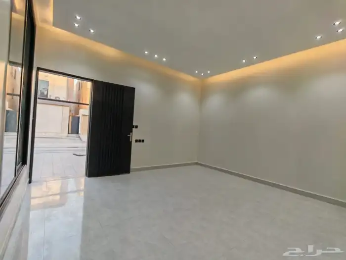 للبيع فيلا تاون هاوس ارضي وعلوي حي الرمال 17