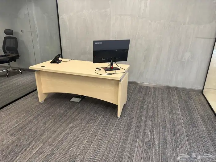 للبيع طاولات مكاتب مستعجل جدا المكتب ب 150 3