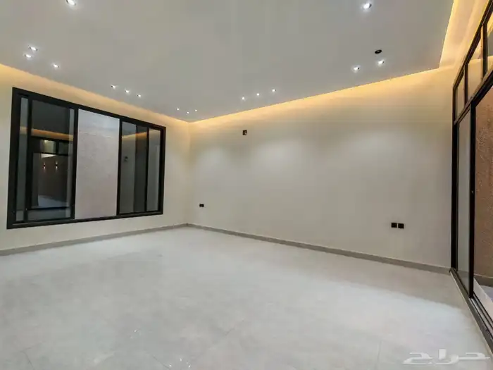 للبيع فيلا تاون هاوس ارضي وعلوي حي الرمال 18