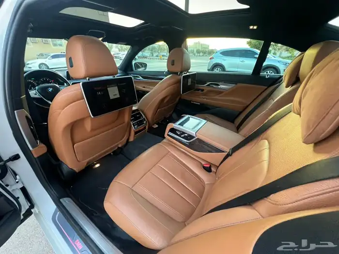 بي ام دبليو 730Li 2018 (بحالة ممتازة) 15