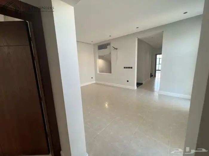 فيلا مودرن فاخرة للبيع في شمال جدة - حي الزمرد 9