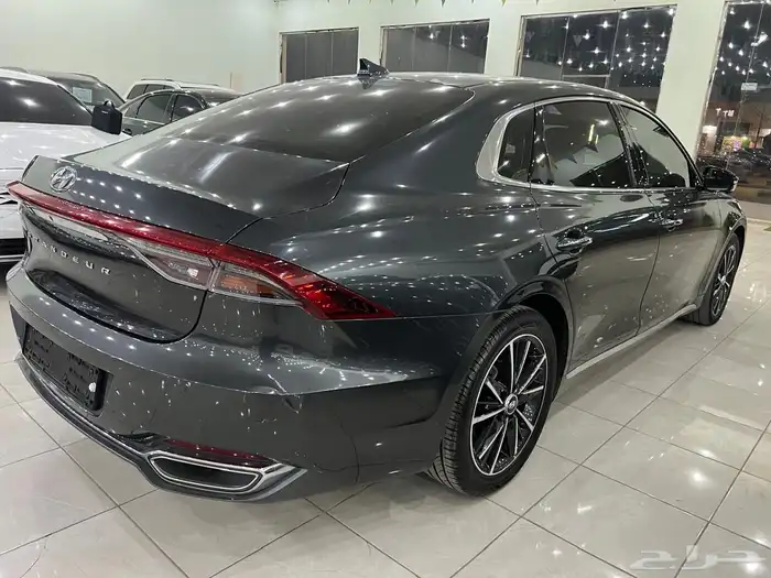 هيونداي ازيرا 4