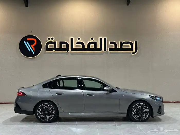 بي ام دبليو 520i 2025 kit M بلاك ادشن . رصد الفخامة 11