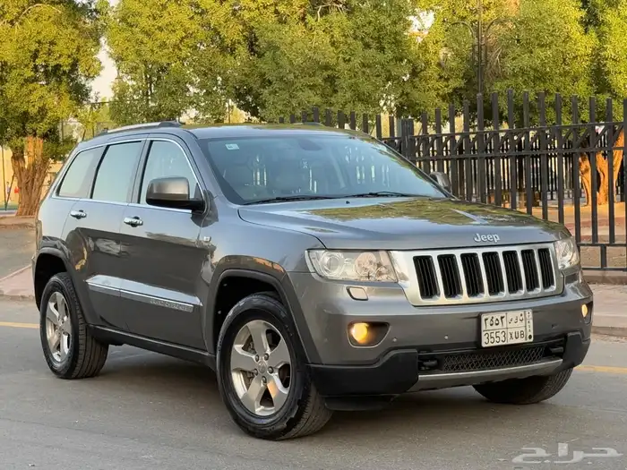 جراند شروكي ليمتد 2013 (( بحالة ممتازة )) 1