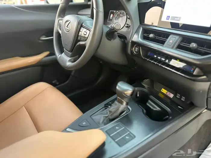 لكزس ux2023 فئة AA 20