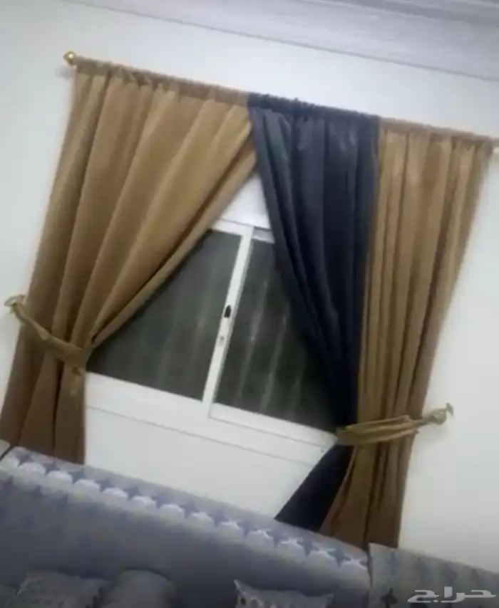 طاوله مع اربع طاولات خدمه جلسه ارضيه مع ستاره 2