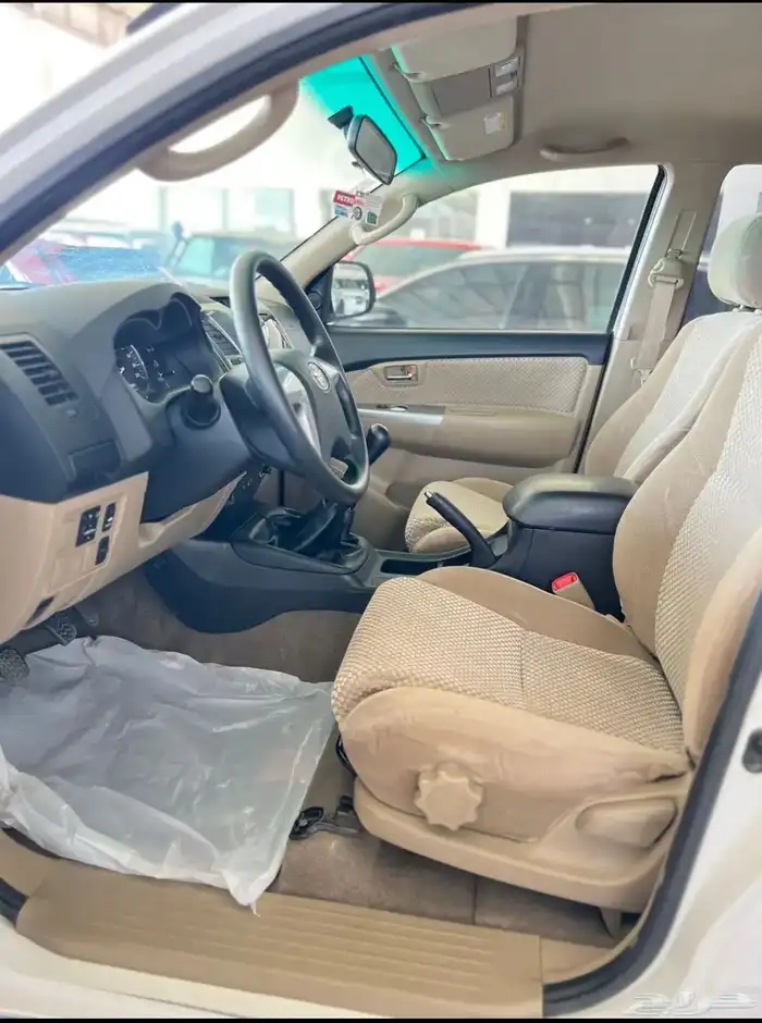 تويوتا فورتشنر 2014 سعودي 4 سلندر دبل ماشي 65 الف 8