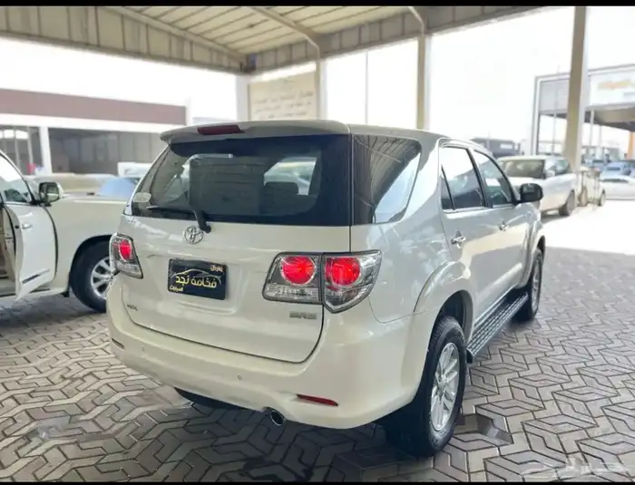 تويوتا فورتشنر 2014 سعودي 4 سلندر دبل ماشي 65 الف 3