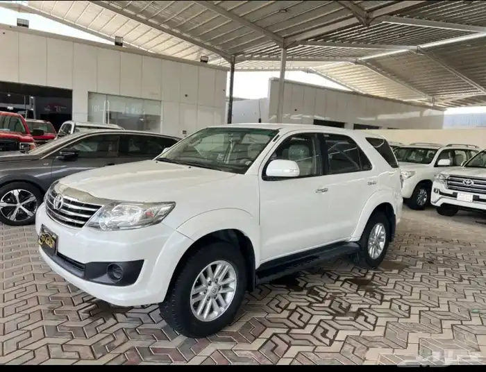 تويوتا فورتشنر 2014 سعودي 4 سلندر دبل ماشي 65 الف 1