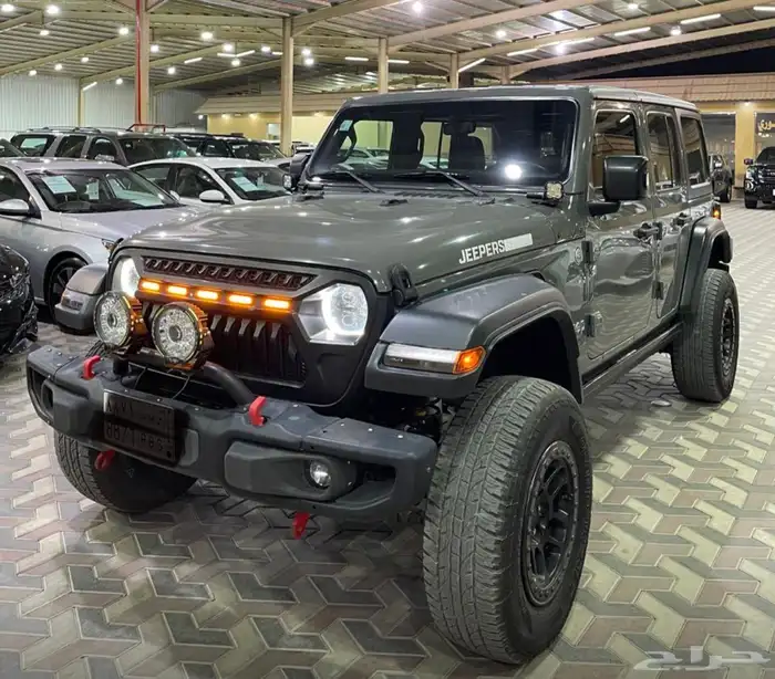 جيب رانجلر اسبورت موديل 2021 على الشرط 1