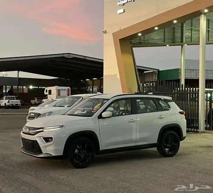 تويوتا أوربان كروزر GL بنزين 2026 10