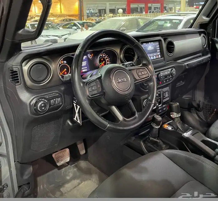 جيب رانجلر اسبورت موديل 2021 على الشرط 7