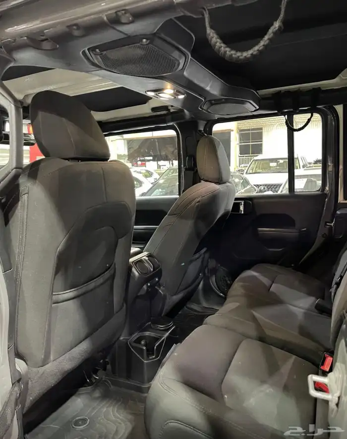 جيب رانجلر اسبورت موديل 2021 على الشرط 9