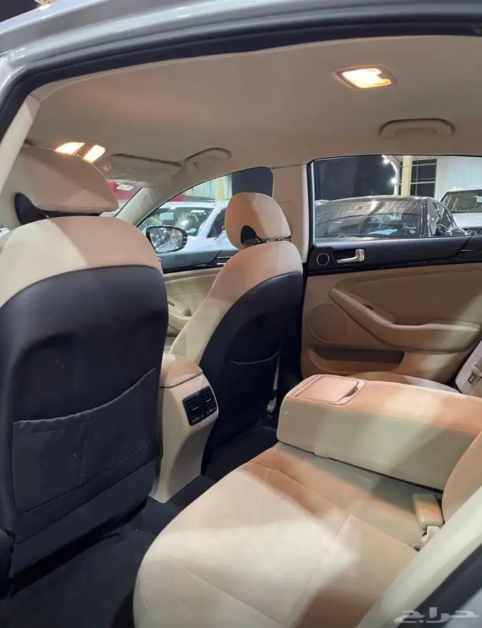 كيا كادينزا استاندر موديل 2015 على الشرط 10