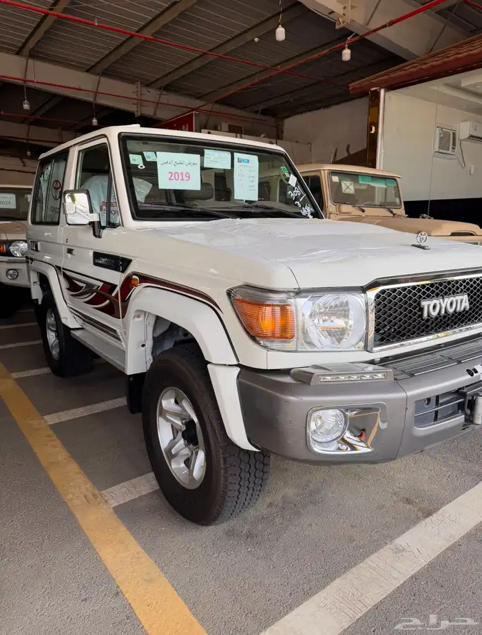 للبيع ربع 2019 بريمي فل كامل شبه الجديد 3