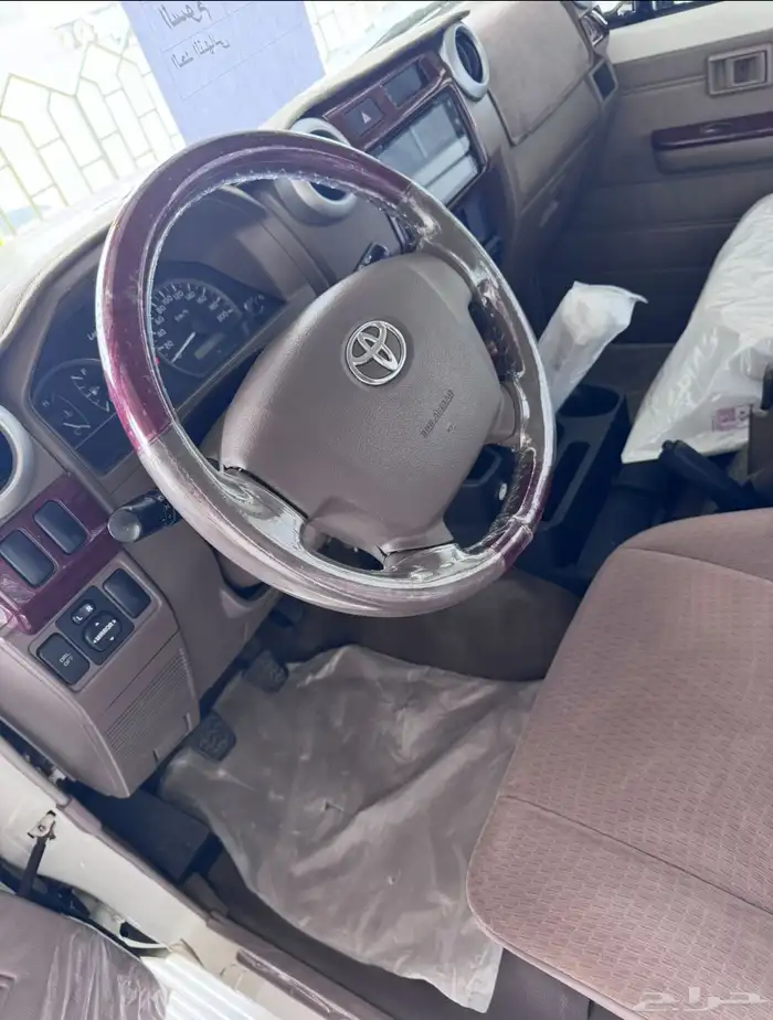 للبيع ربع 2019 بريمي فل كامل شبه الجديد 12