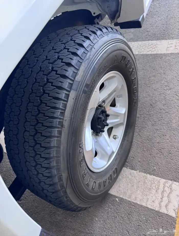 للبيع ربع 2019 بريمي فل كامل شبه الجديد 17