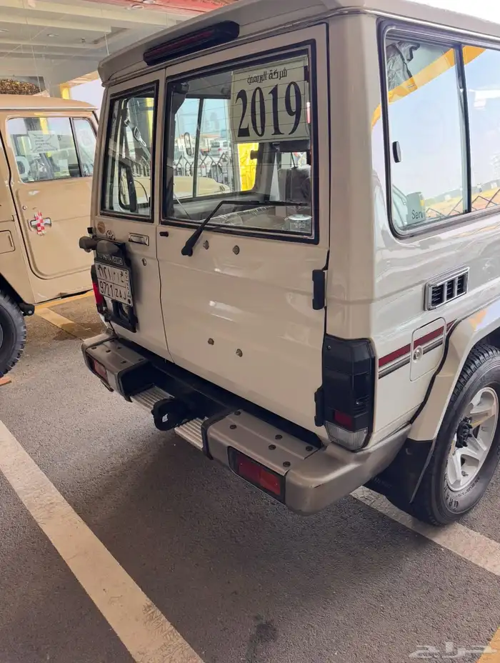 للبيع ربع 2019 بريمي فل كامل شبه الجديد 6