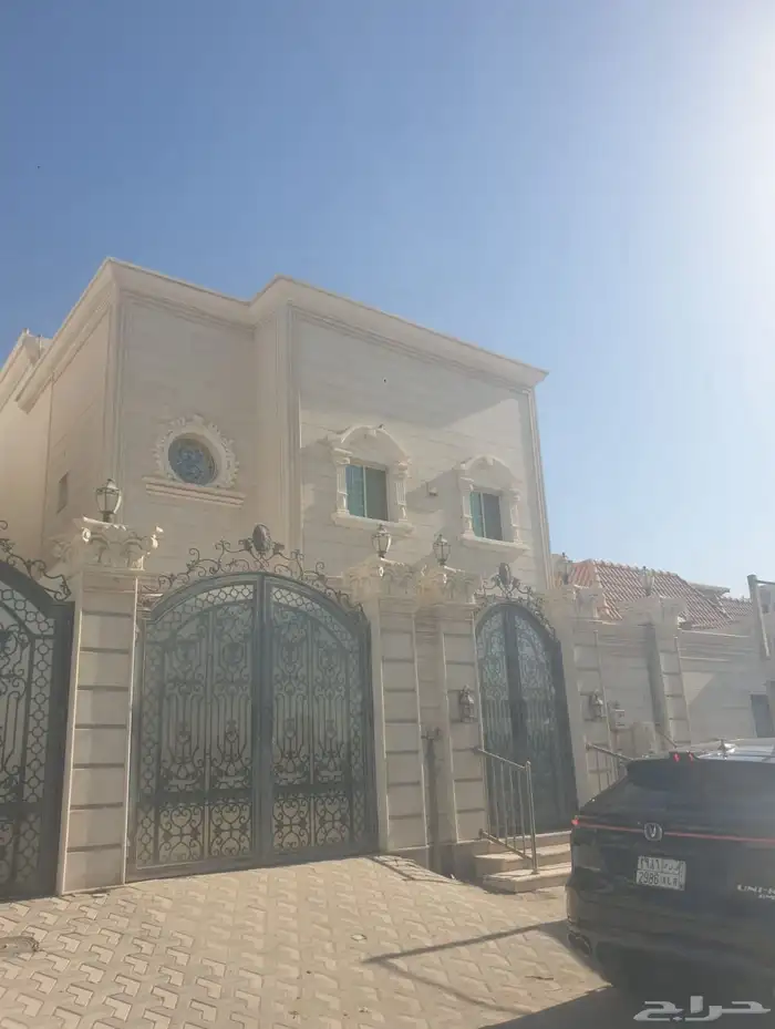 فيلا للايجار للعوائل فقط في حي النزهة تصميم مميز حي راقي 0