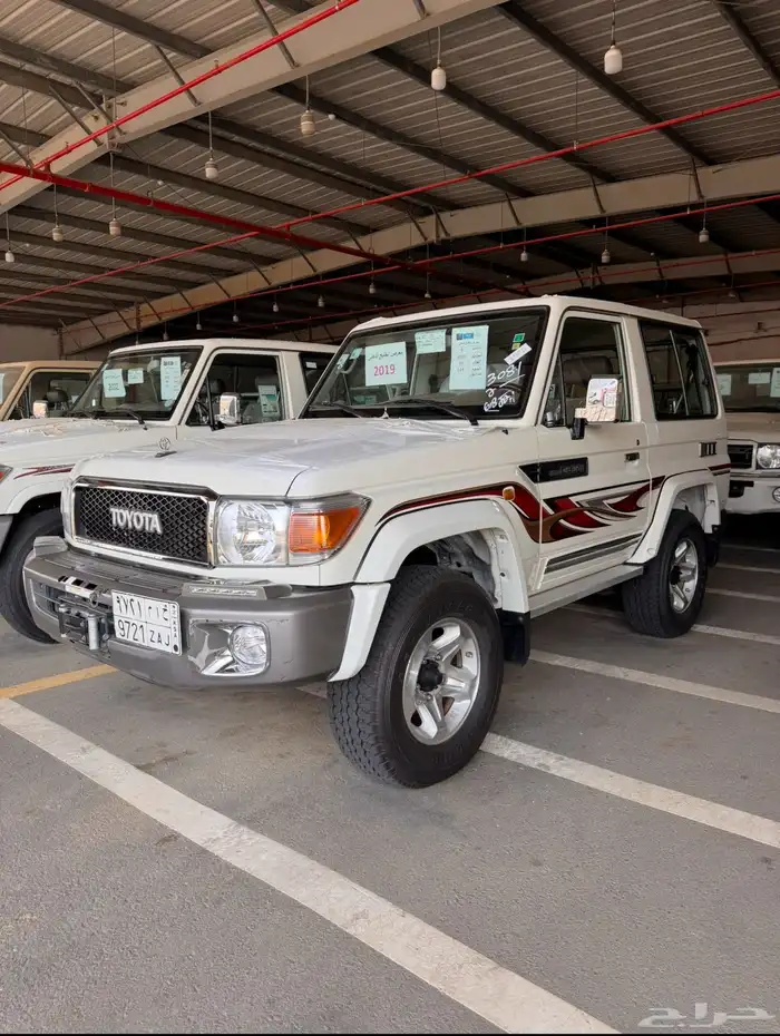 للبيع ربع 2019 بريمي فل كامل شبه الجديد 0