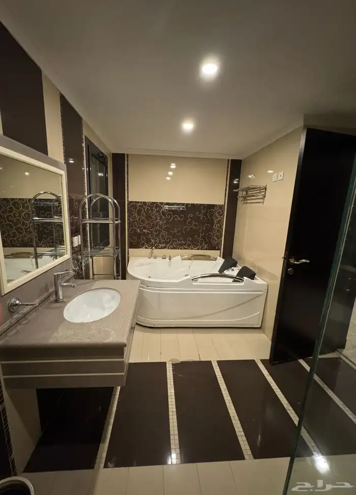 شقق فاخرة للاجار حي النهضة 17