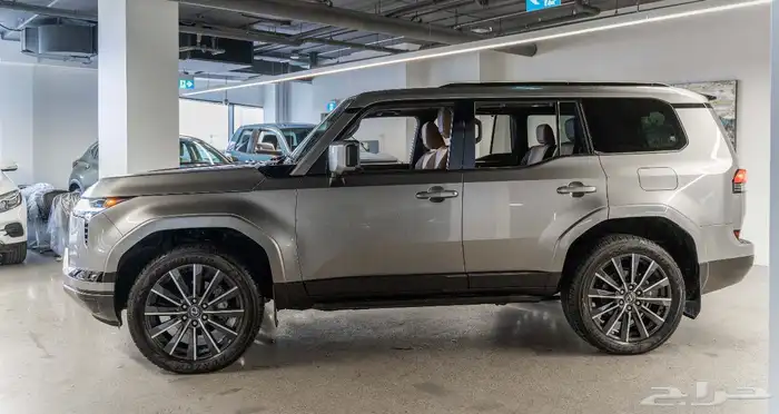 للبيع لكزز GX550 موديل 2024 فل الفل الفل وارد كندا 1