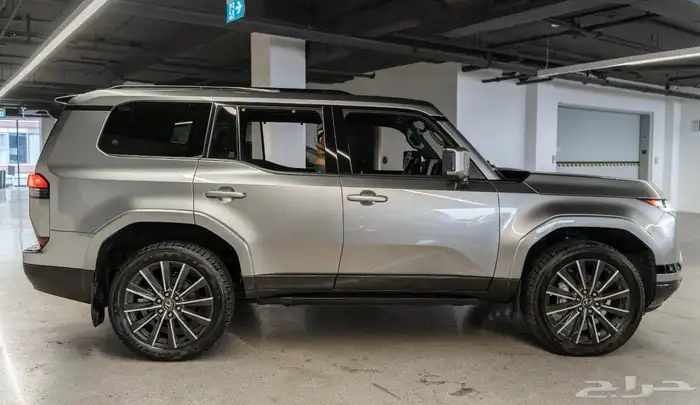 للبيع لكزز GX550 موديل 2024 فل الفل الفل وارد كندا 5