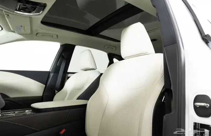 للبيع لكزز RX350 موديل 2023 ممشى قليل جدا وارد كندا 10