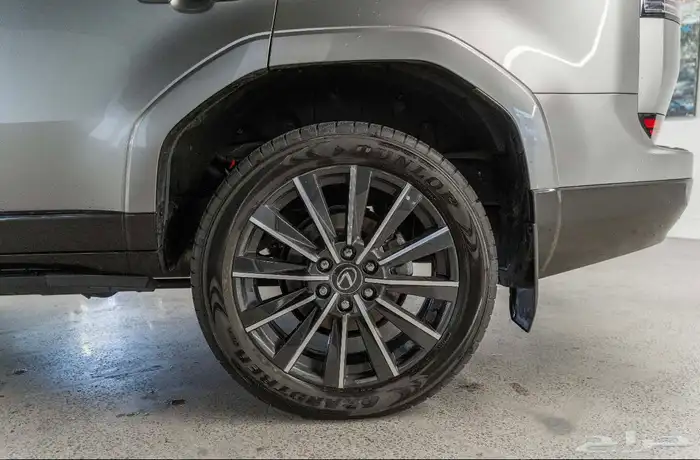 للبيع لكزز GX550 موديل 2024 فل الفل الفل وارد كندا 7