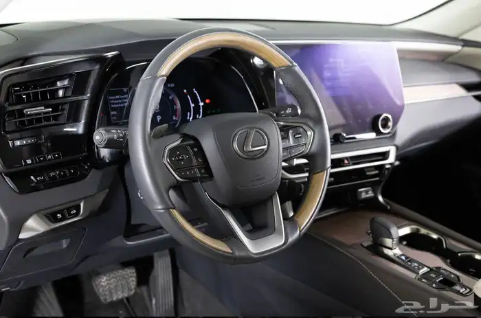 للبيع لكزز RX350 موديل 2023 ممشى قليل جدا وارد كندا 12