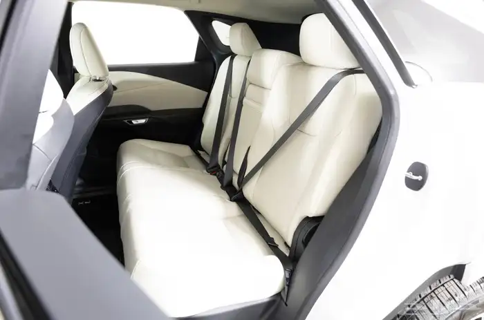 للبيع لكزز RX350 موديل 2023 ممشى قليل جدا وارد كندا 17