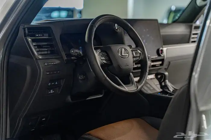 للبيع لكزز GX550 موديل 2024 فل الفل الفل وارد كندا 9