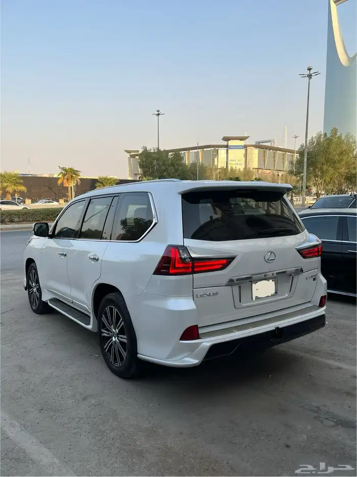 جيب لكزس LX570 DD 2021 3